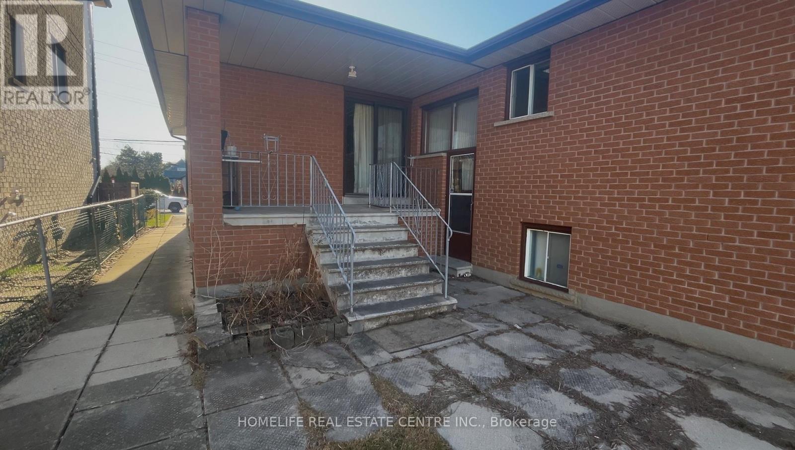 639 Royal York Road, Toronto, Ontario  M8Y 2S9 - Photo 14 - W12971650