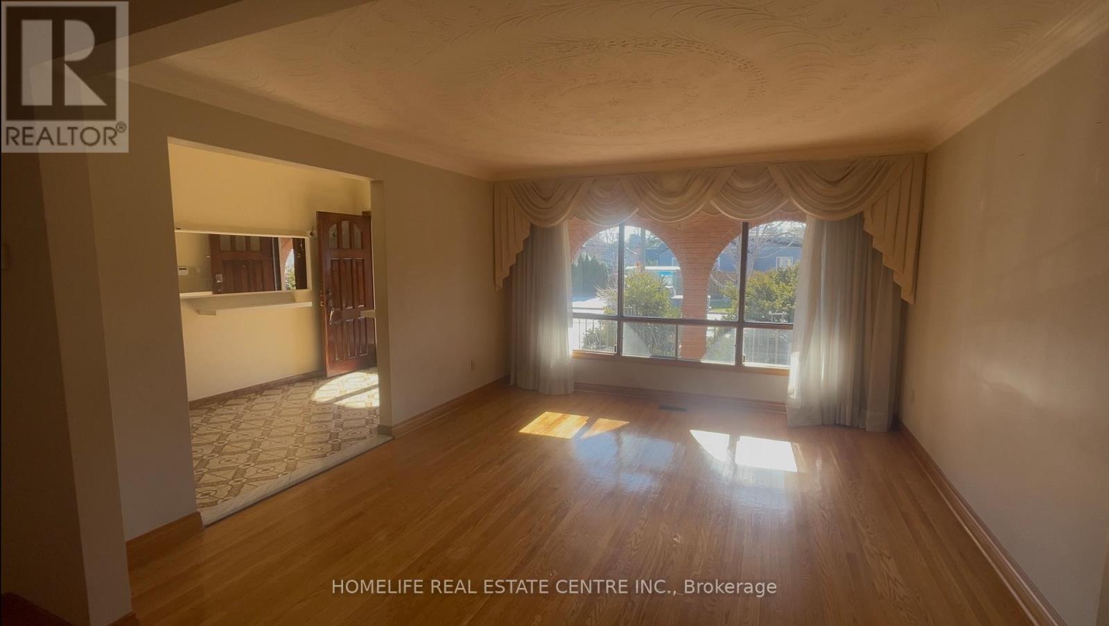 639 Royal York Road, Toronto, Ontario  M8Y 2S9 - Photo 3 - W12971650