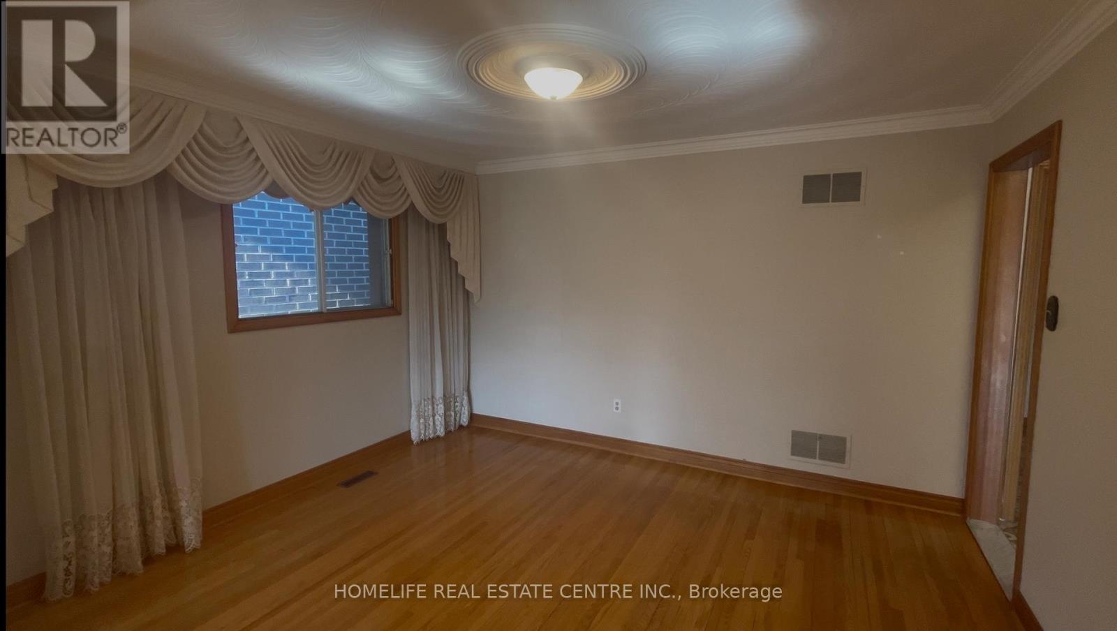 639 Royal York Road, Toronto, Ontario  M8Y 2S9 - Photo 7 - W12971650