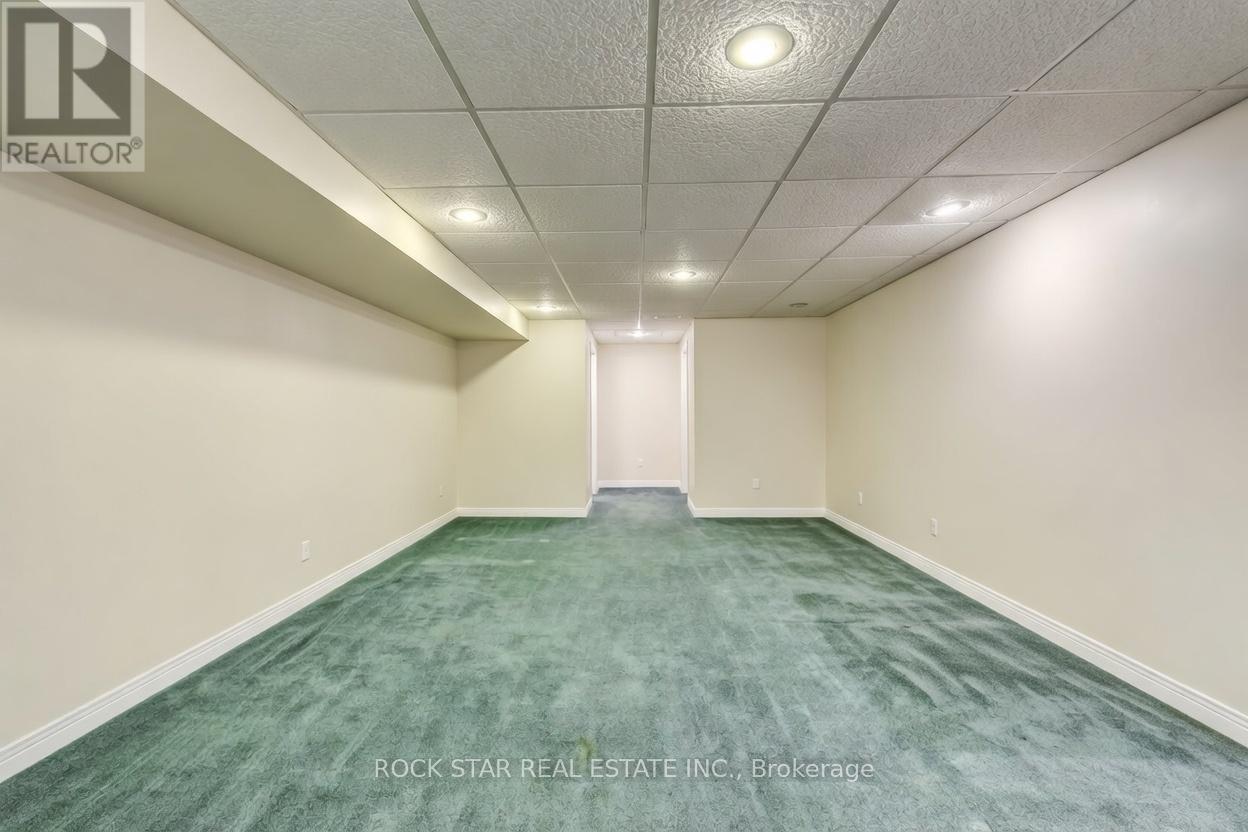 14 Cairnmore Court, Brampton, Ontario  L6Z 1T6 - Photo 21 - W12971662