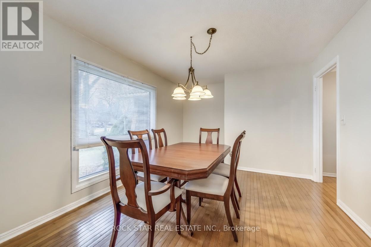 14 Cairnmore Court, Brampton, Ontario  L6Z 1T6 - Photo 7 - W12971662