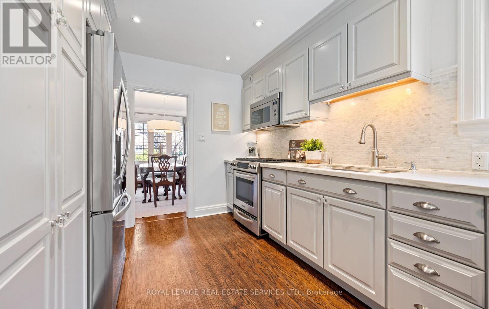 60 Thompson Avenue, Toronto, Ontario  M8Z 3T4 - Photo 11 - W12971668