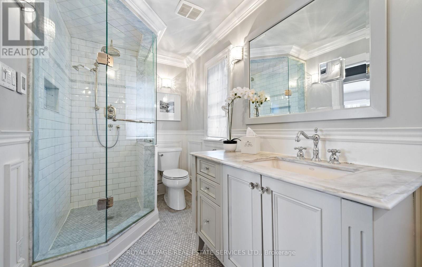 60 Thompson Avenue, Toronto, Ontario  M8Z 3T4 - Photo 22 - W12971668