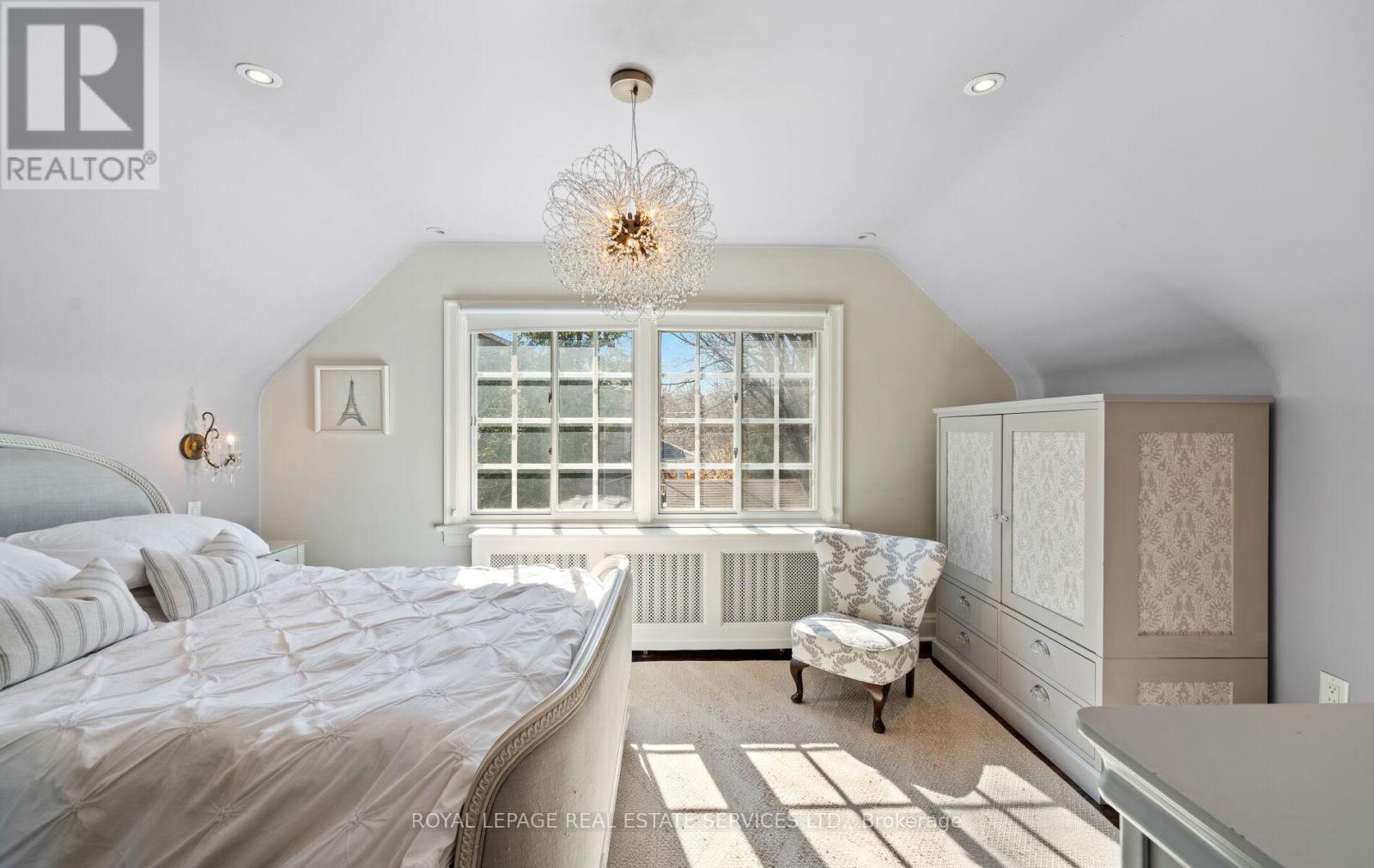 60 Thompson Avenue, Toronto, Ontario  M8Z 3T4 - Photo 23 - W12971668