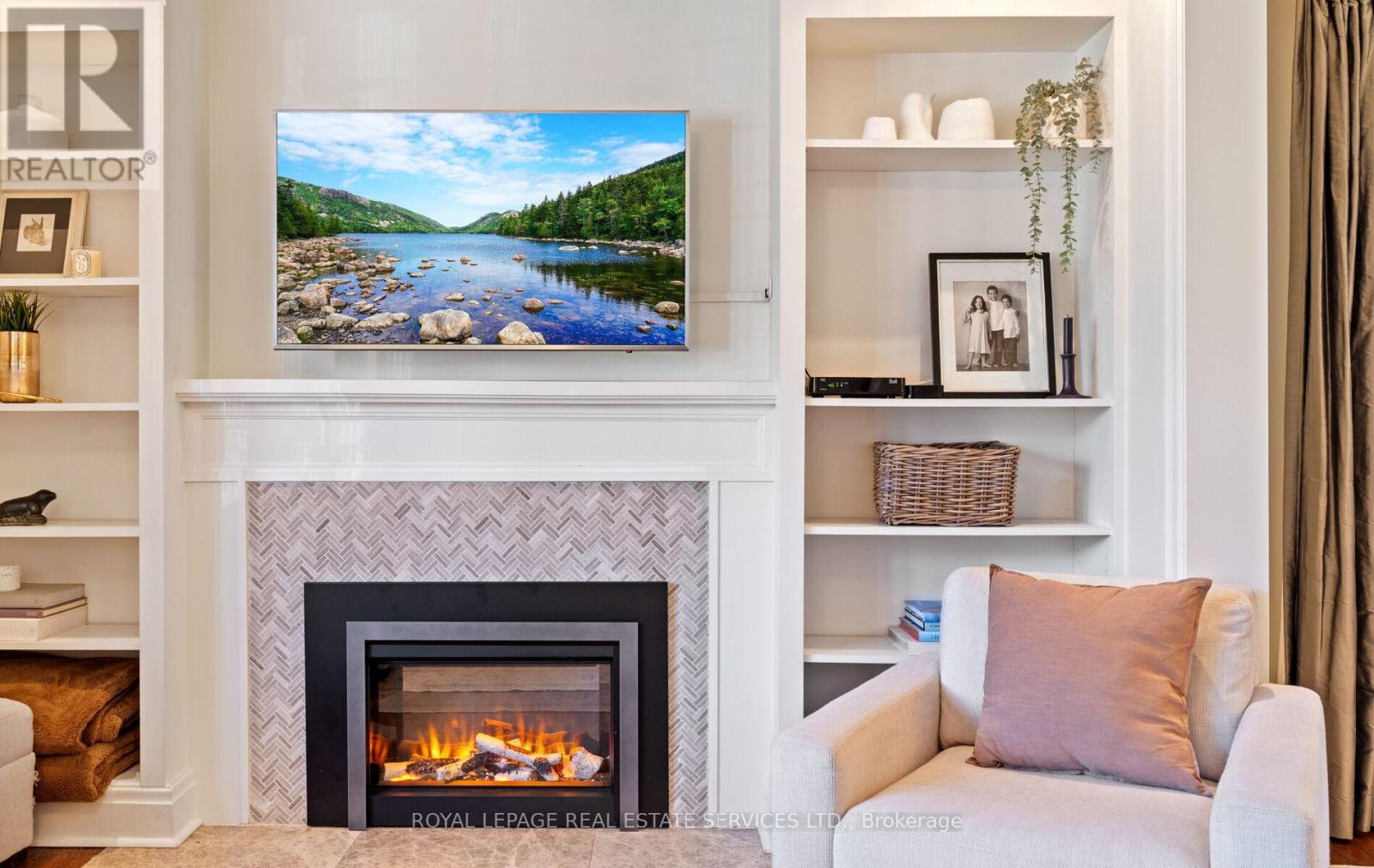 60 Thompson Avenue, Toronto, Ontario  M8Z 3T4 - Photo 5 - W12971668