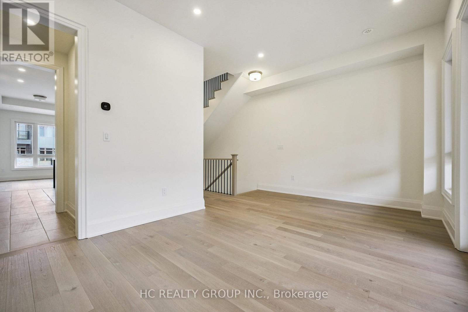 3316 Taha Gardens, Oakville, Ontario  L6M 5S1 - Photo 13 - W12971706