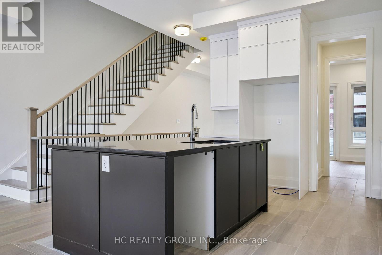 3316 Taha Gardens, Oakville, Ontario  L6M 5S1 - Photo 22 - W12971706