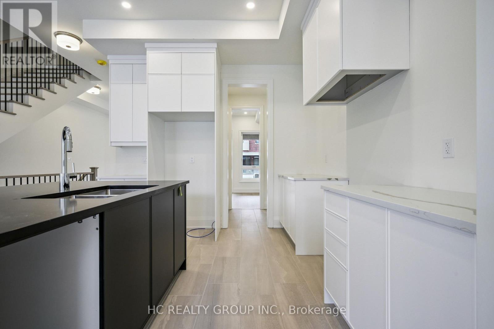 3316 Taha Gardens, Oakville, Ontario  L6M 5S1 - Photo 24 - W12971706