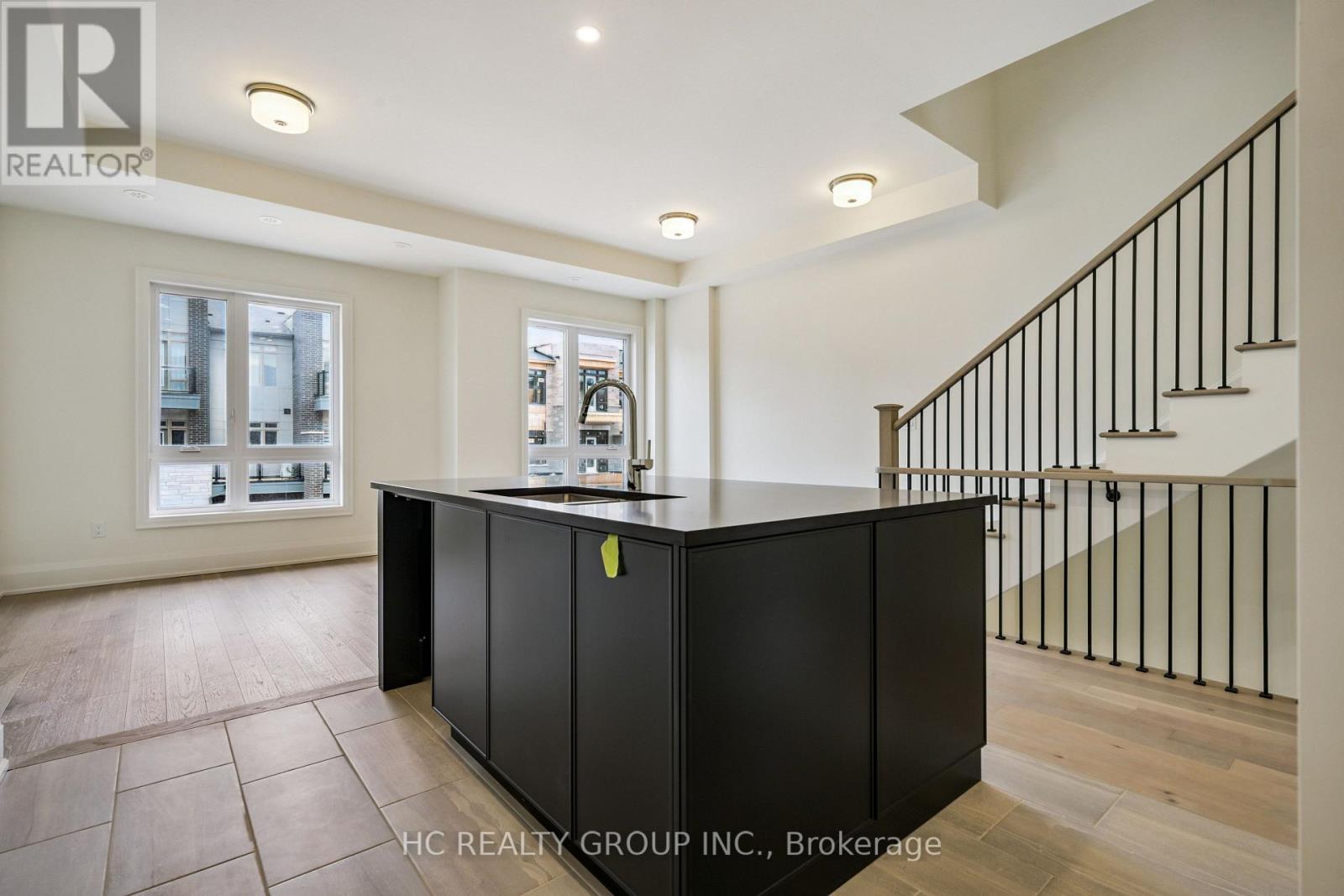 3316 Taha Gardens, Oakville, Ontario  L6M 5S1 - Photo 26 - W12971706