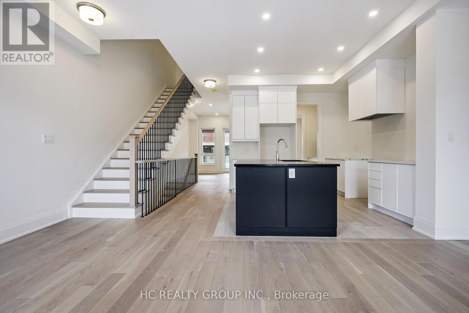 3316 Taha Gardens, Oakville, Ontario  L6M 5S1 - Photo 30 - W12971706