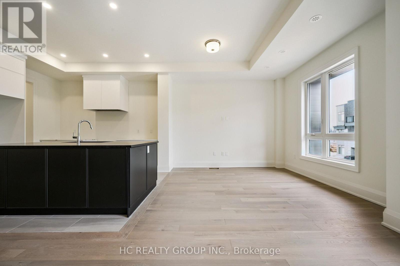 3316 Taha Gardens, Oakville, Ontario  L6M 5S1 - Photo 32 - W12971706