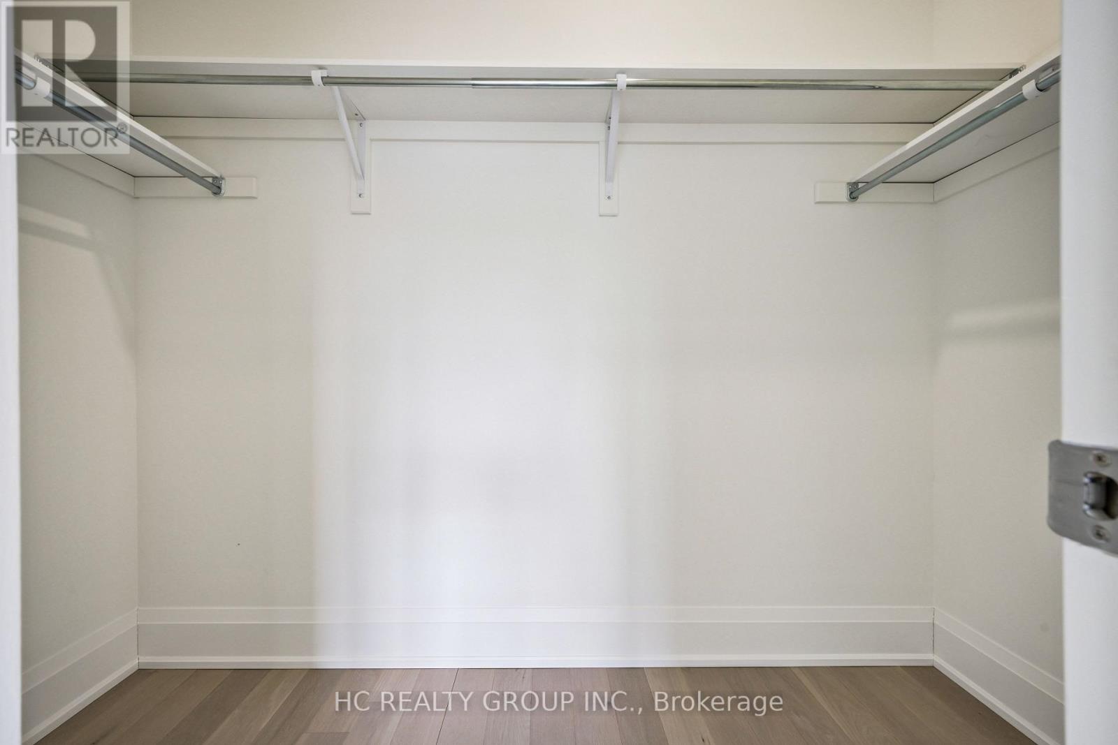 3316 Taha Gardens, Oakville, Ontario  L6M 5S1 - Photo 36 - W12971706