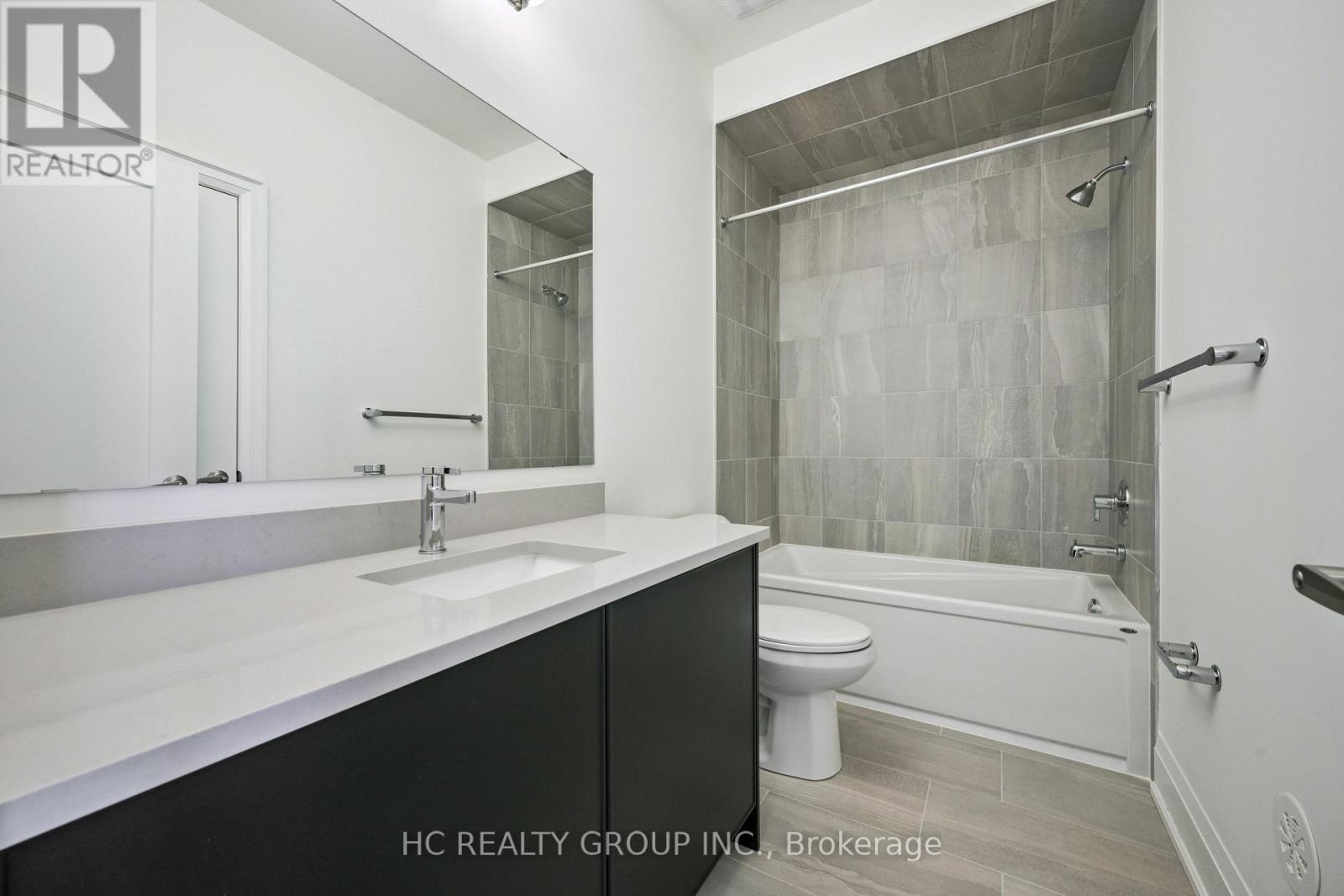 3316 Taha Gardens, Oakville, Ontario  L6M 5S1 - Photo 38 - W12971706