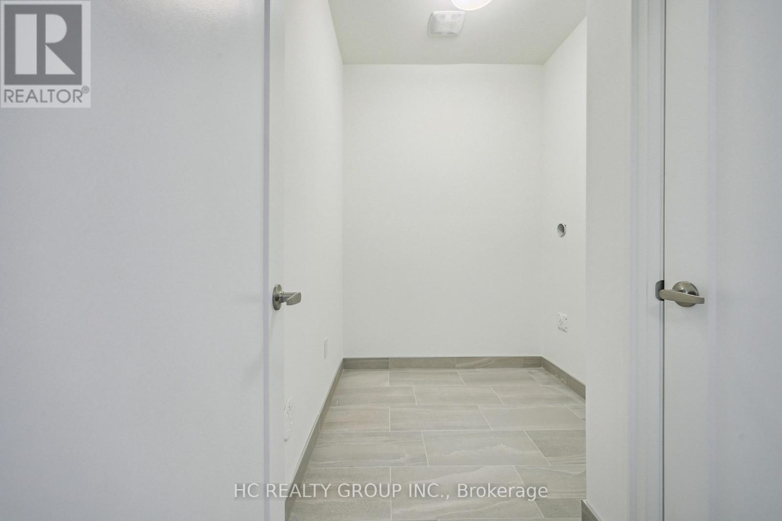 3316 Taha Gardens, Oakville, Ontario  L6M 5S1 - Photo 39 - W12971706