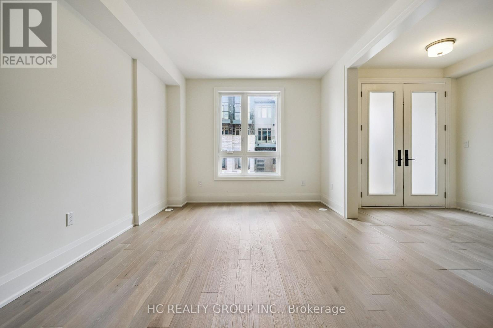 3316 Taha Gardens, Oakville, Ontario  L6M 5S1 - Photo 7 - W12971706