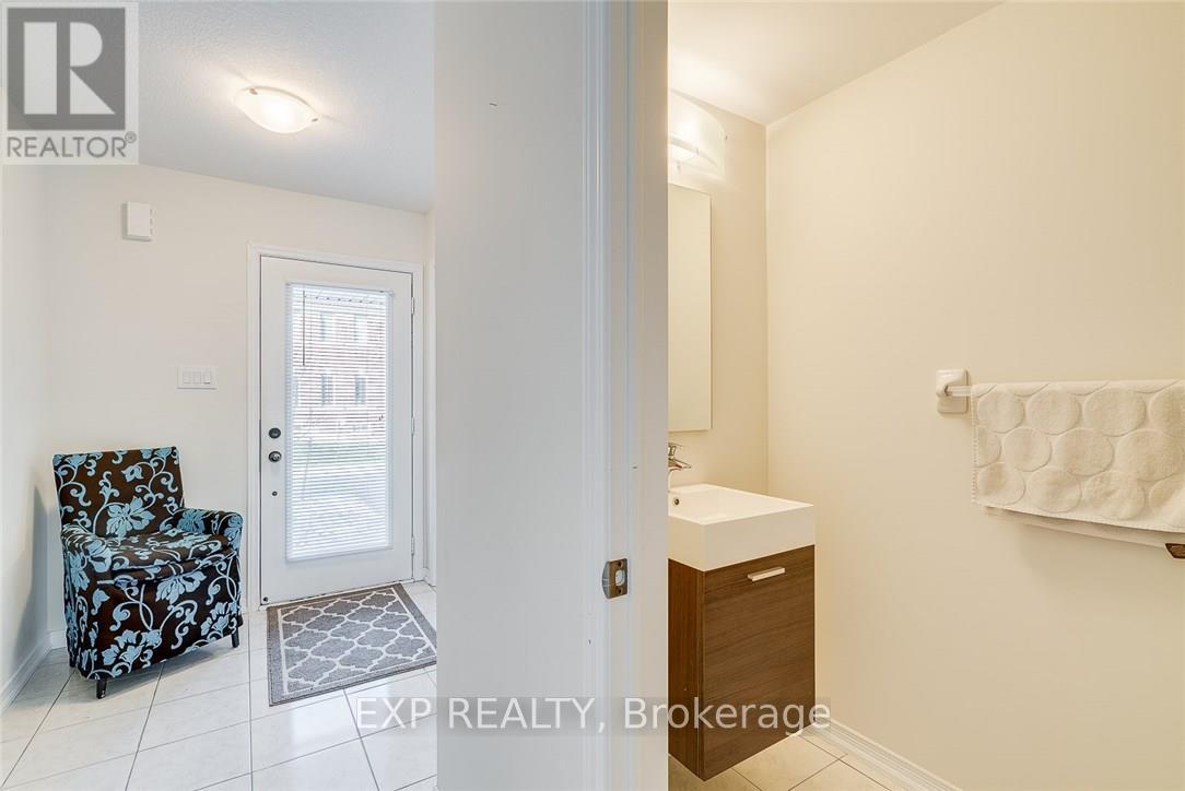 8482 Hickory Lane, Niagara Falls, Ontario  L2H 0K8 - Photo 12 - X12971552