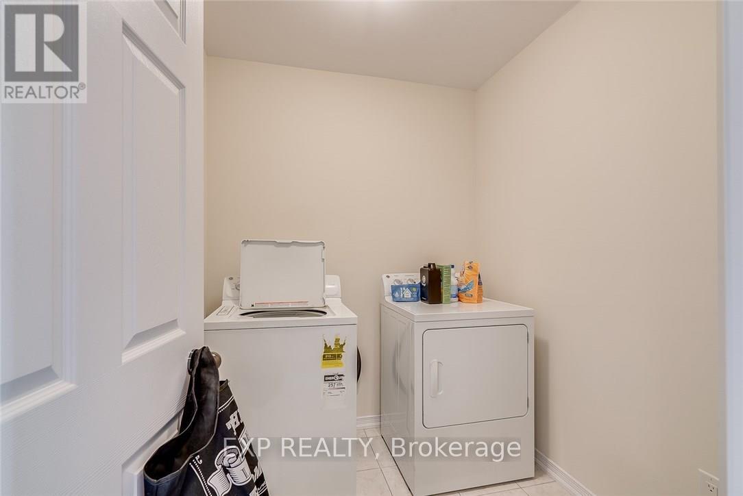 8482 Hickory Lane, Niagara Falls, Ontario  L2H 0K8 - Photo 18 - X12971552