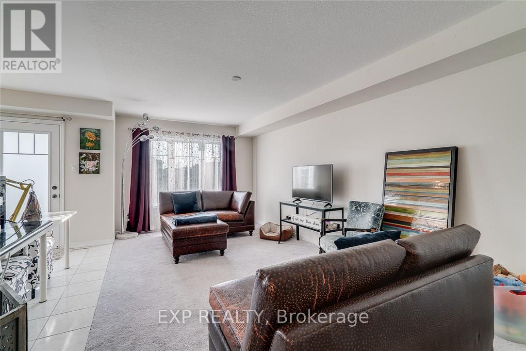 8482 Hickory Lane, Niagara Falls, Ontario  L2H 0K8 - Photo 6 - X12971552