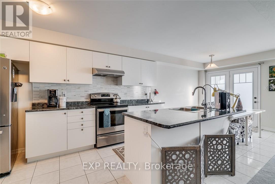 8482 Hickory Lane, Niagara Falls, Ontario  L2H 0K8 - Photo 9 - X12971552