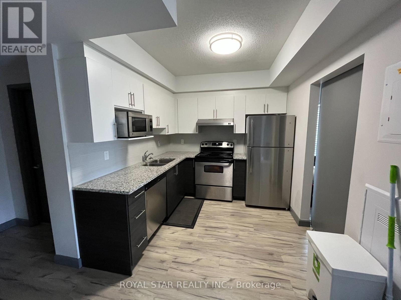 2112 - 258b Sunview Street, Waterloo, Ontario  N2L 3V9 - Photo 6 - X12971572