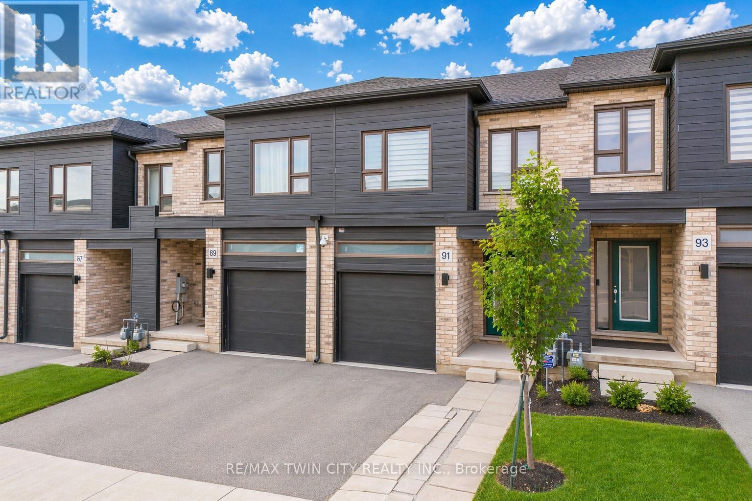 91 Pony Way, Kitchener, Ontario  N0B 2E0 - Photo 2 - X12971582