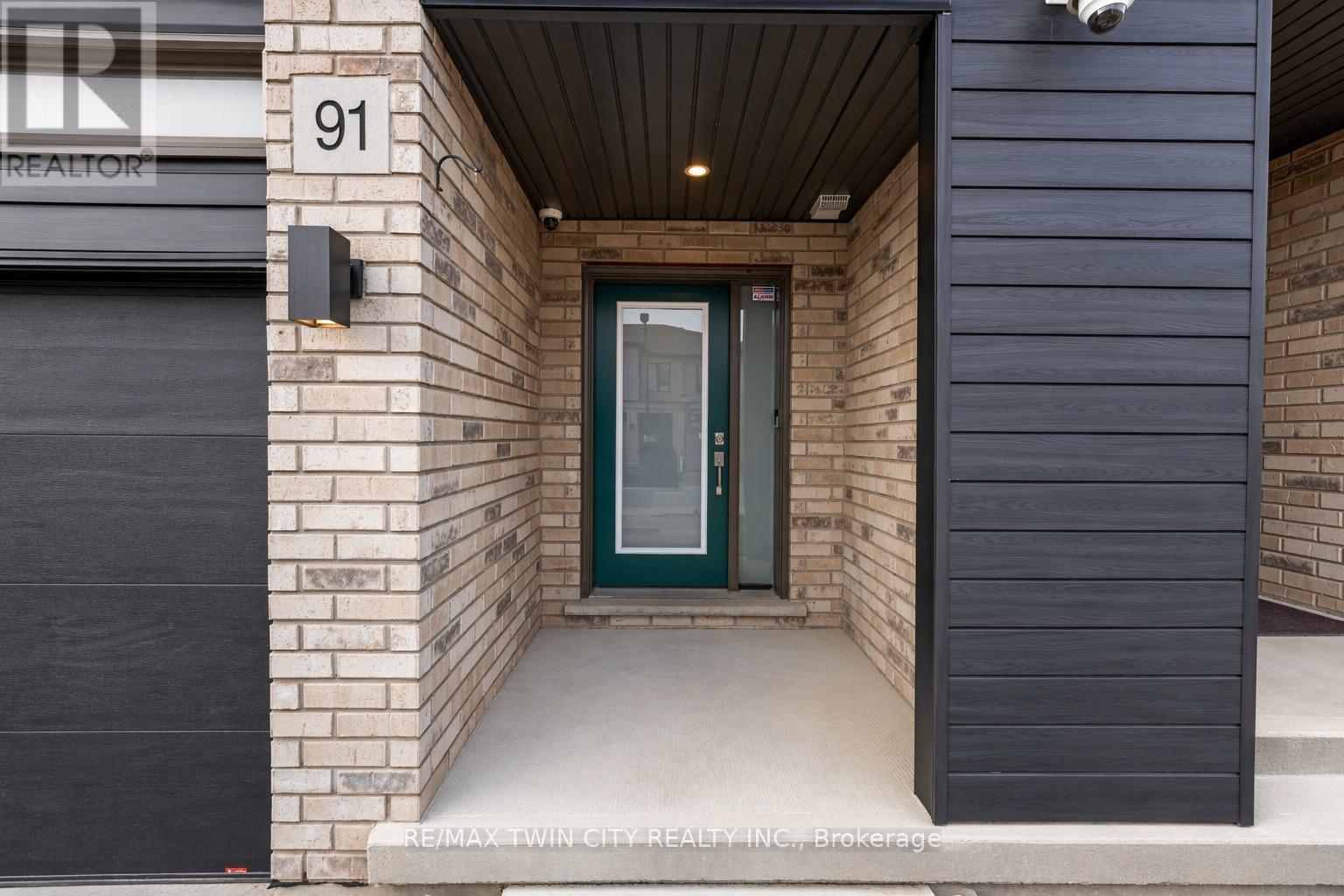 91 Pony Way, Kitchener, Ontario  N0B 2E0 - Photo 3 - X12971582