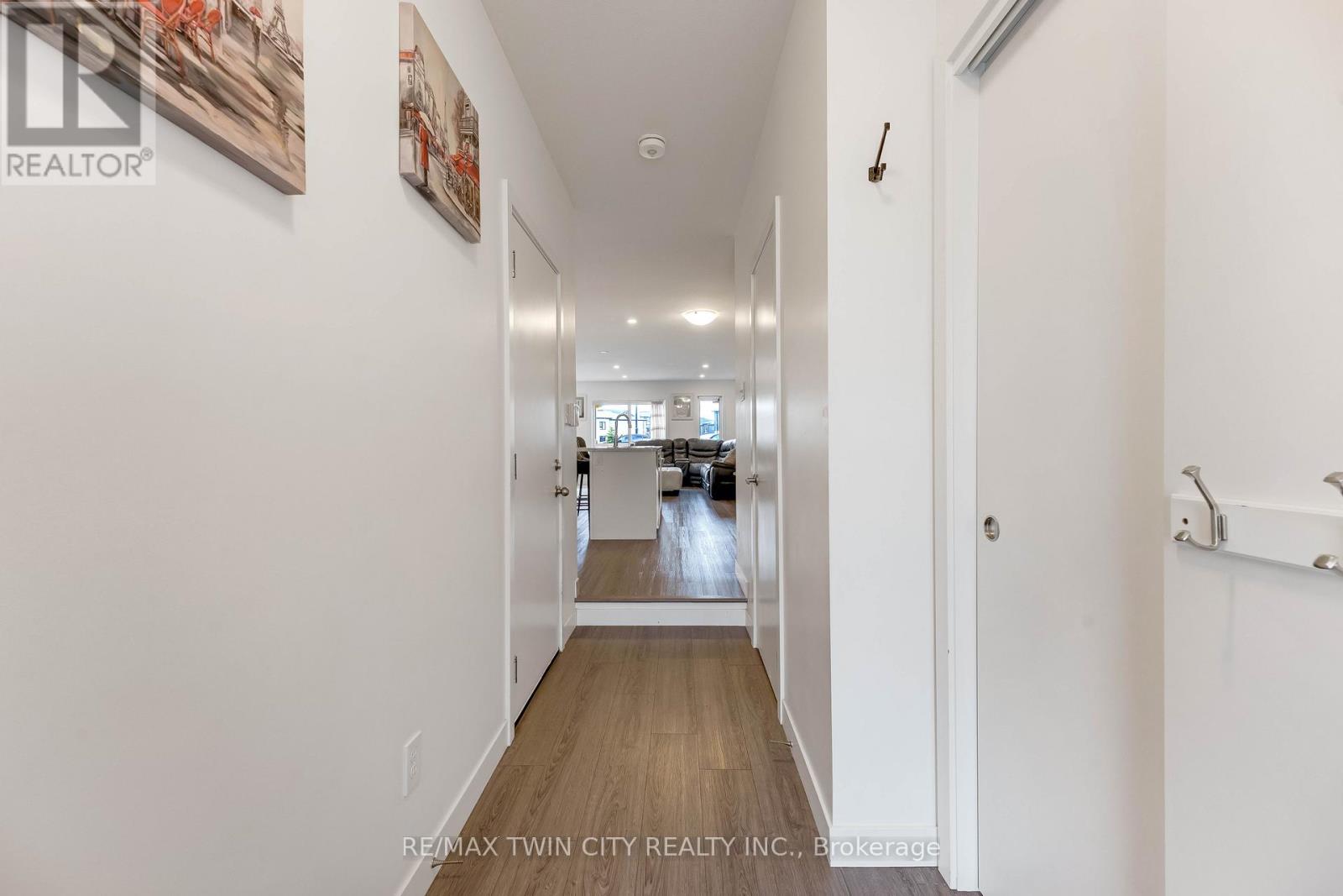 91 Pony Way, Kitchener, Ontario  N0B 2E0 - Photo 4 - X12971582