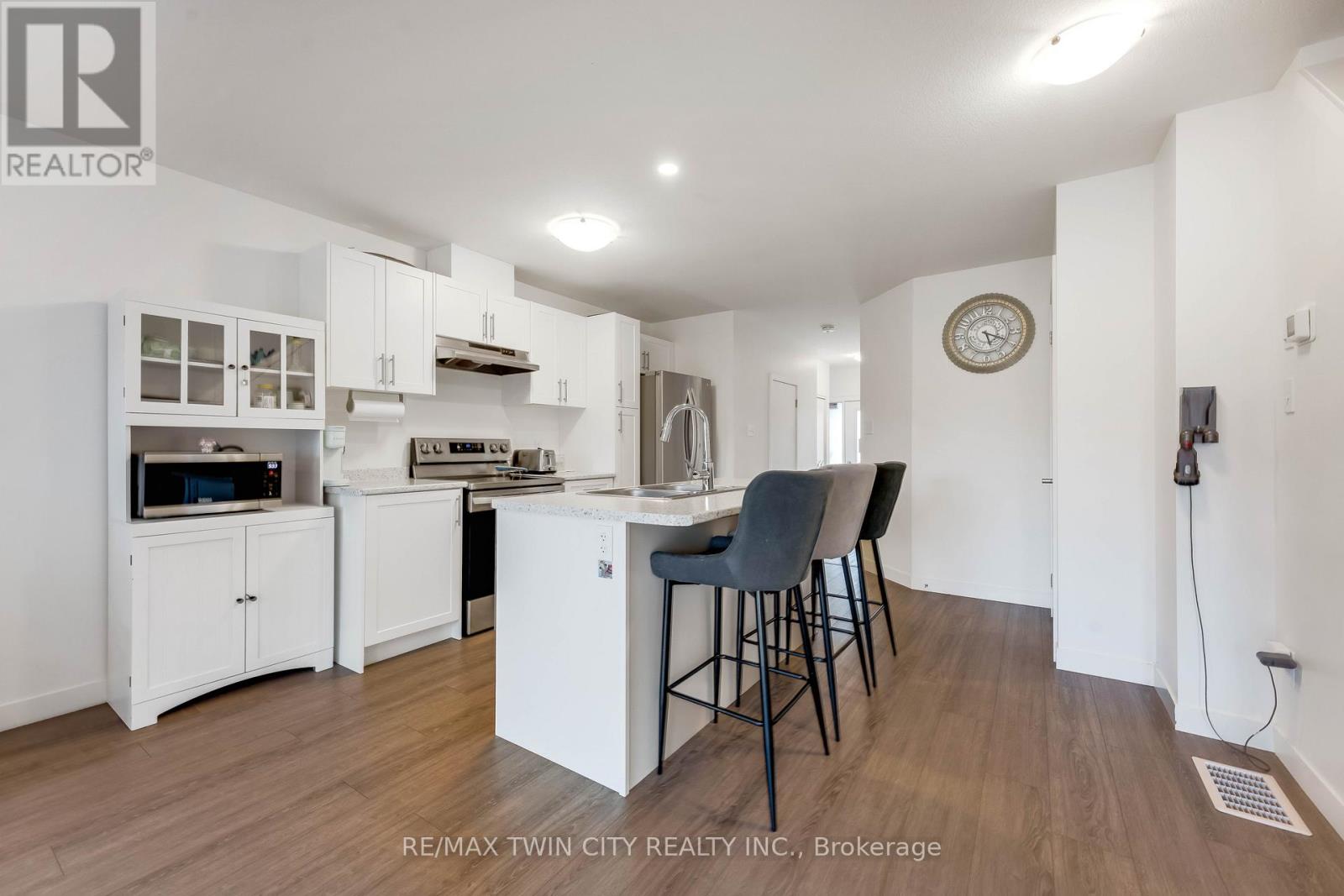 91 Pony Way, Kitchener, Ontario  N0B 2E0 - Photo 8 - X12971582