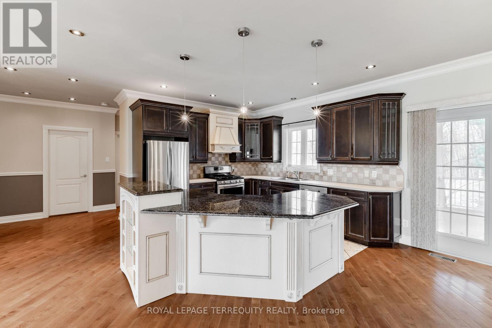 591 Du Parc Road, Hawkesbury, Ontario  K0B 1K0 - Photo 6 - X12971748