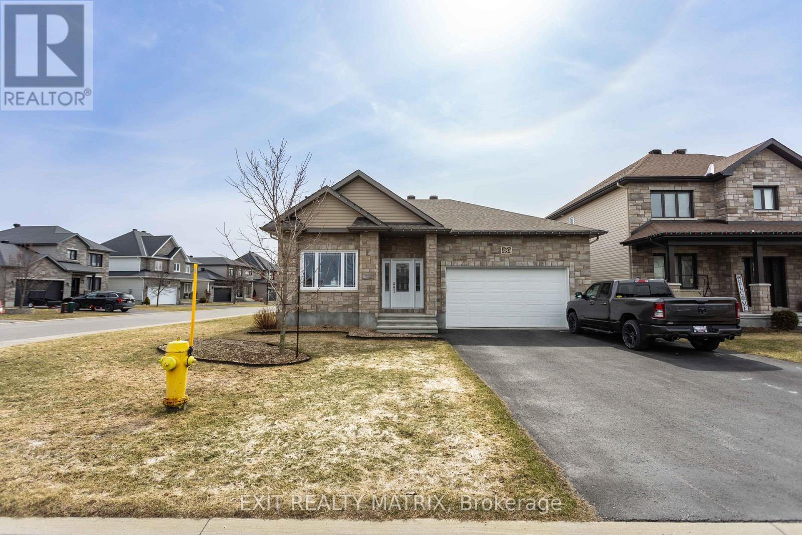 484 Bruges Street, Russell, Ontario  K0A 1W0 - Photo 2 - X12783952