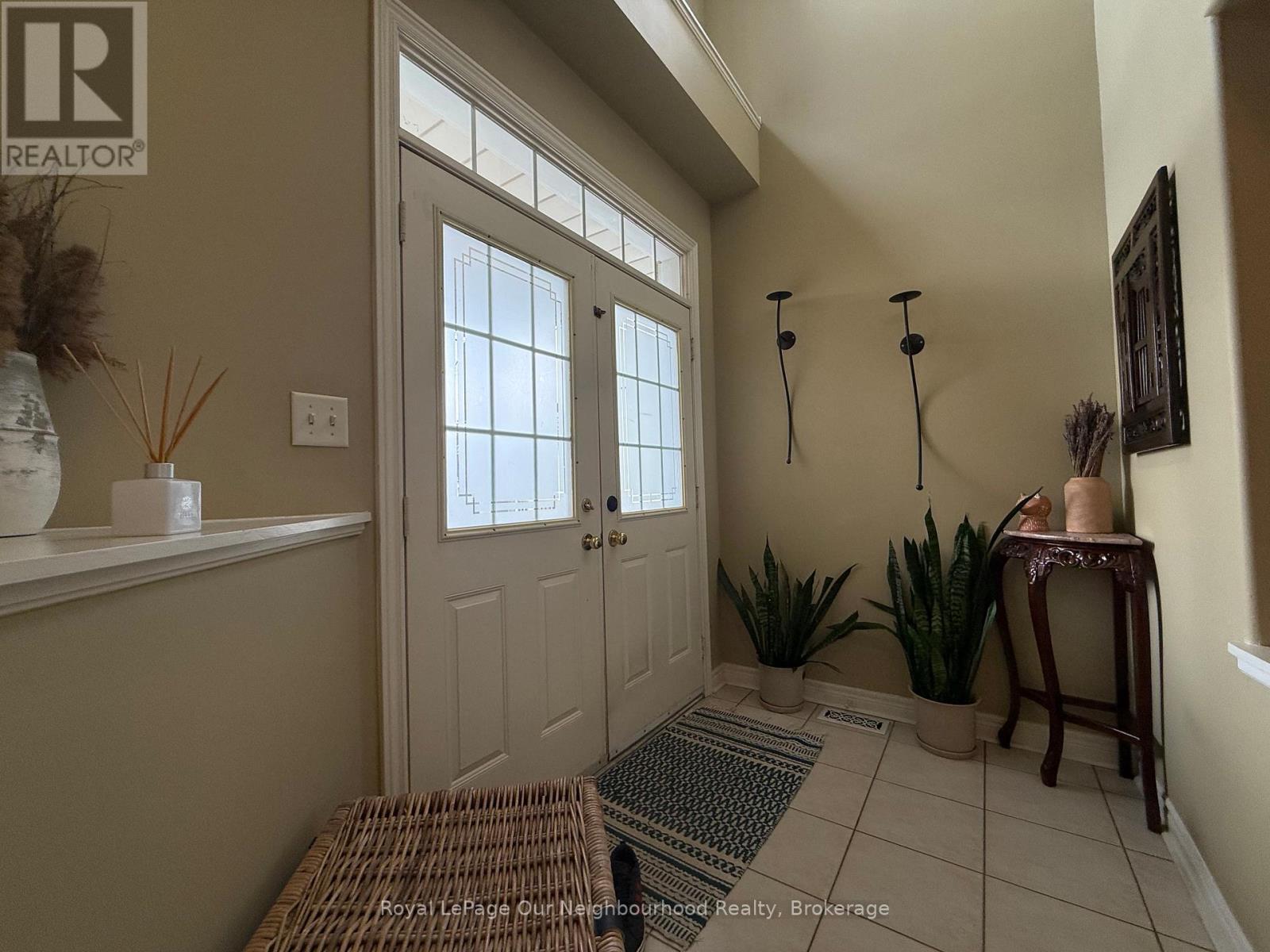 7071 Baskerville Run, Mississauga, Ontario  L5W 1A3 - Photo 2 - W12971928