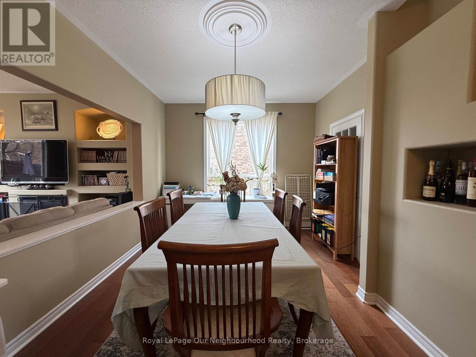 7071 Baskerville Run, Mississauga, Ontario  L5W 1A3 - Photo 6 - W12971928