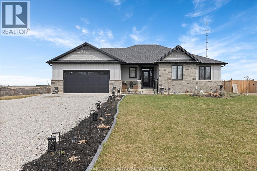 MLS# 26006989: 366 EAST RUSCOM RIVER ROAD, Lakeshore, Canada