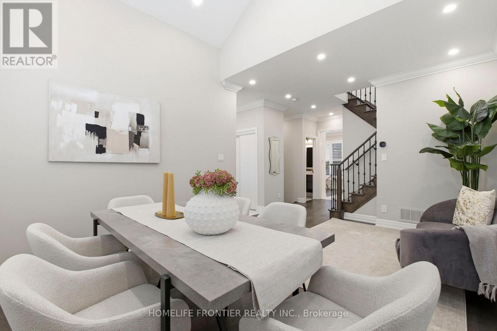 107 Mynden Way, Newmarket, Ontario  L3X 3B7 - Photo 8 - N12971372