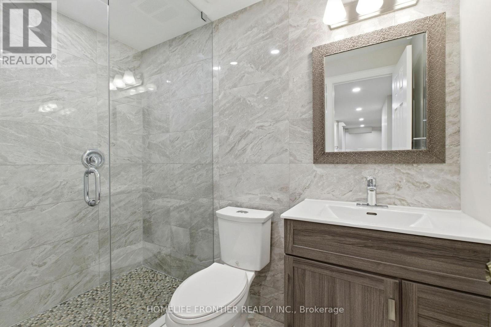 107 Mynden Way, Newmarket, Ontario  L3X 3B7 - Photo 36 - N12971372