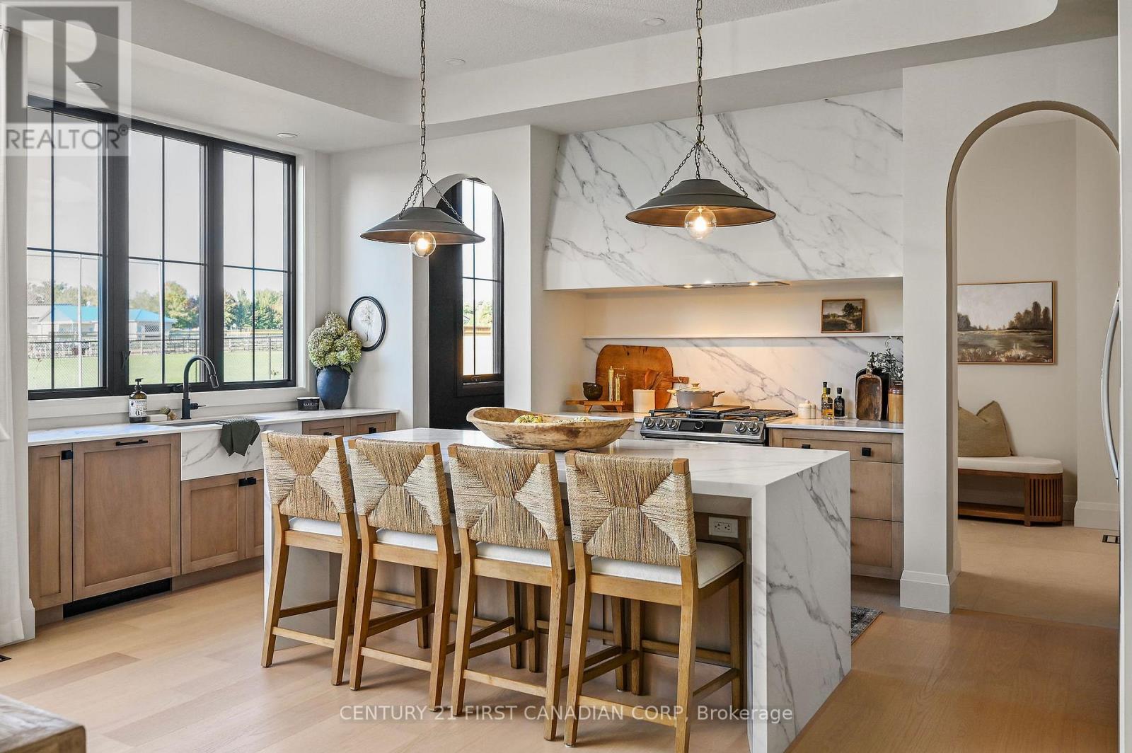 Photo 3 of 15 for 855 White Pine Street