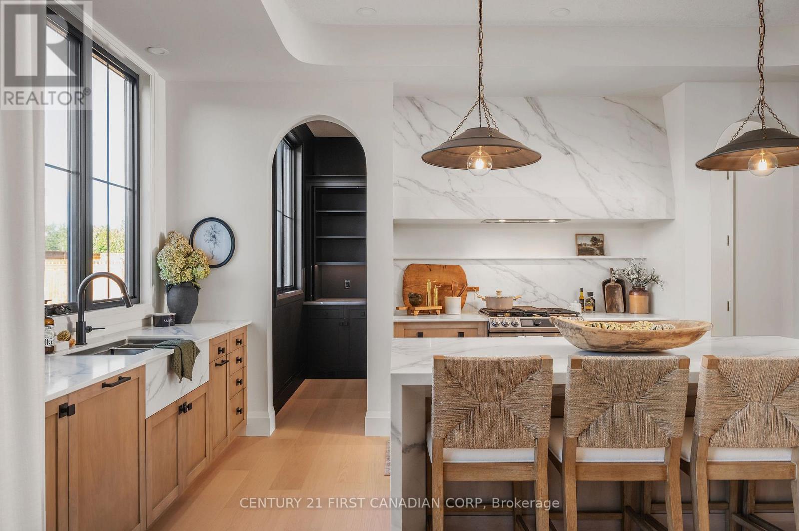 Photo 7 of 15 for 855 White Pine Street