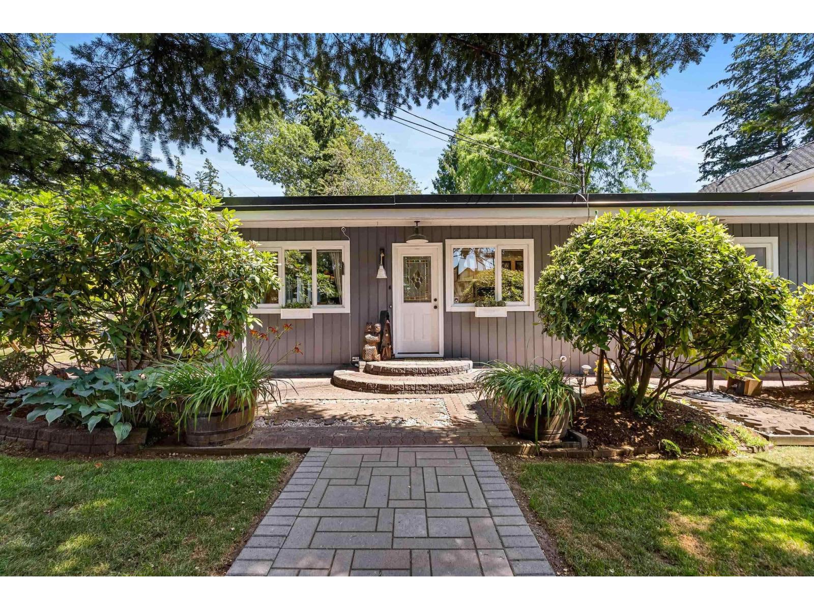 13270 58 Avenue, Surrey, British Columbia  V3W 1M4 - Photo 1 - R3108222