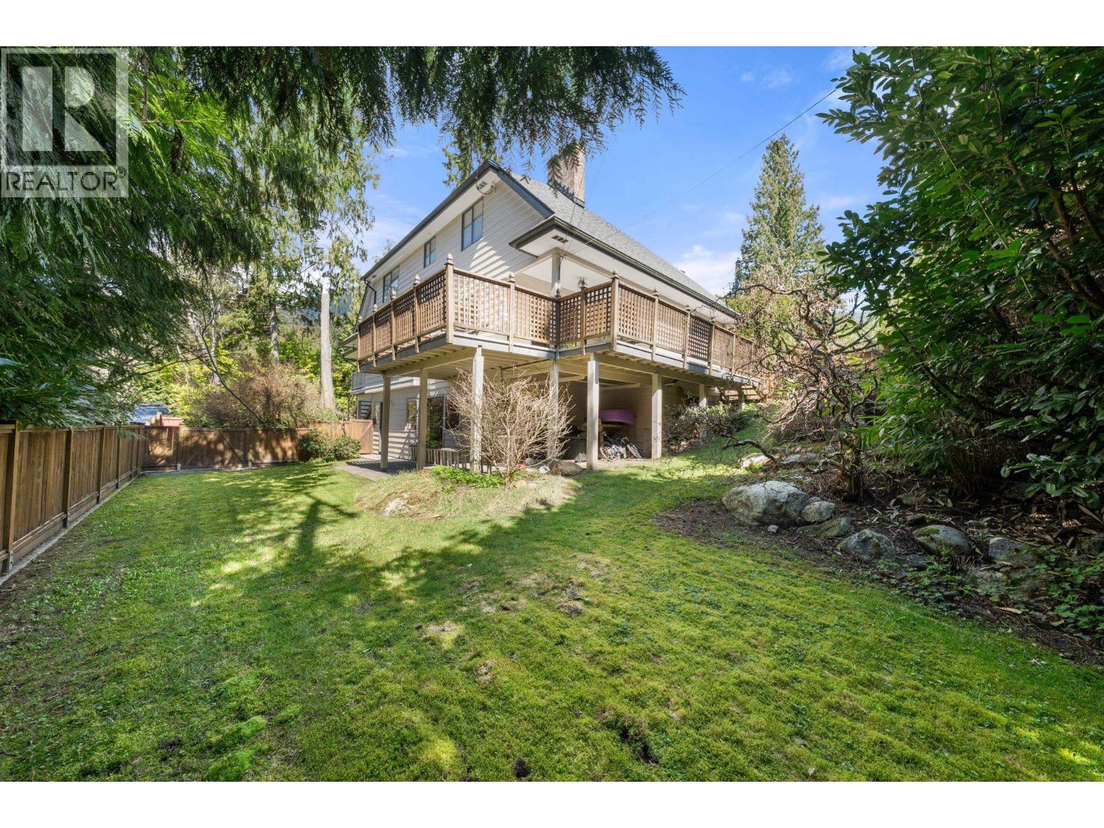 4877 Cedarcrest Avenue, North Vancouver, British Columbia  V7R 3R6 - Photo 38 - R3098858