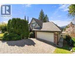 4877 CEDARCREST AVENUE, North Vancouver, British Columbia
