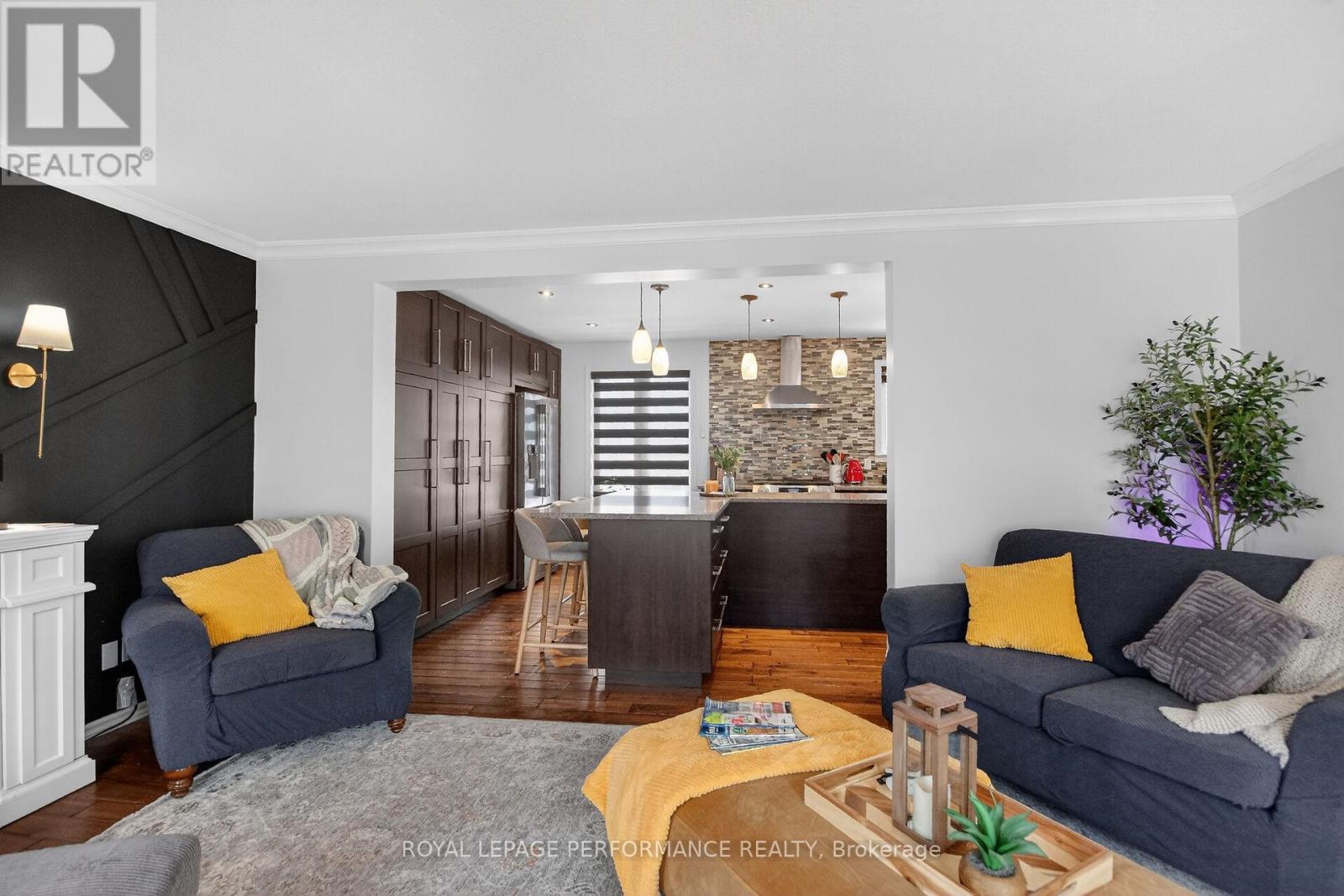 107 Dunlop Crescent, Russell, Ontario  K4R 1B3 - Photo 10 - X12971918