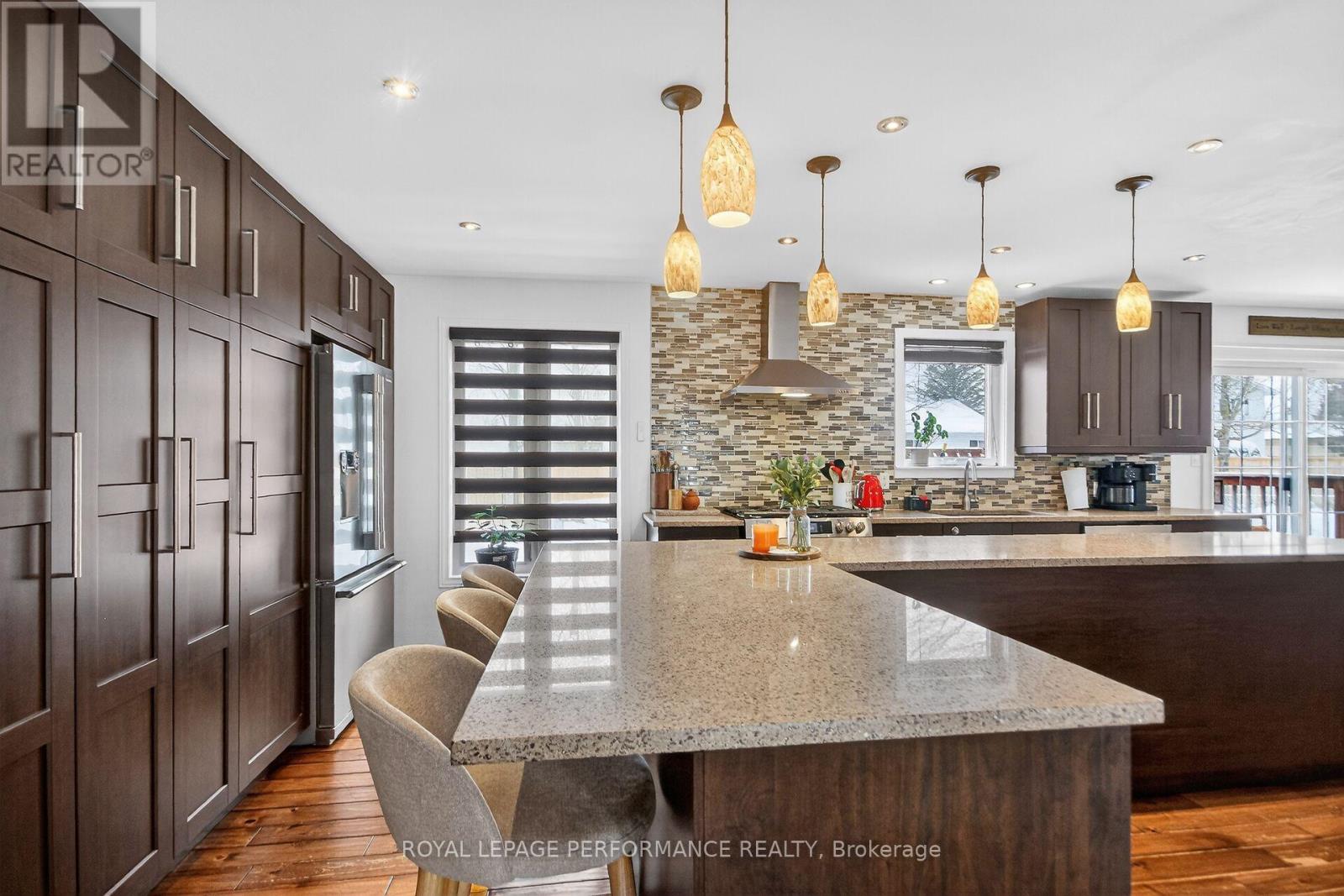 107 Dunlop Crescent, Russell, Ontario  K4R 1B3 - Photo 11 - X12971918