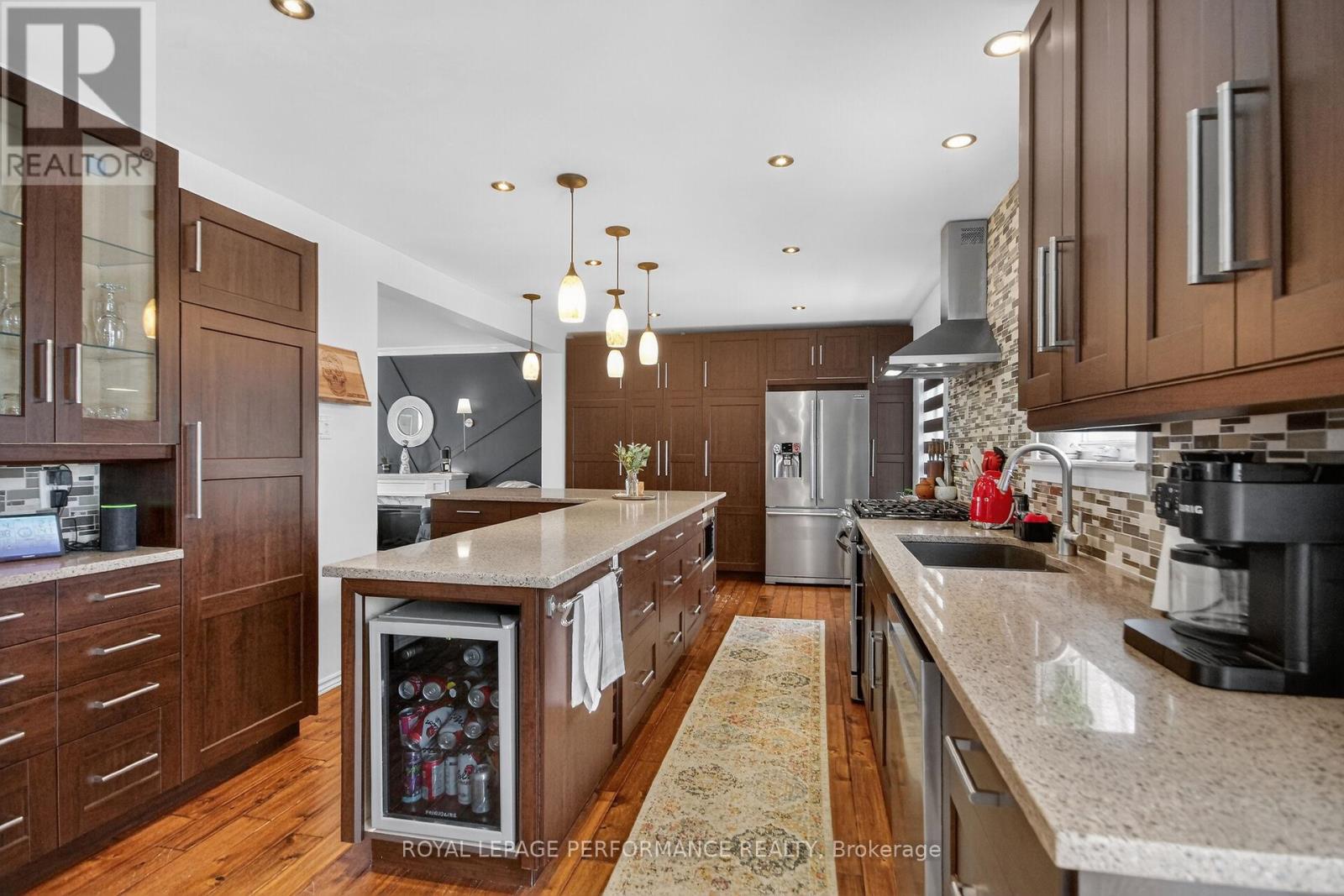 107 Dunlop Crescent, Russell, Ontario  K4R 1B3 - Photo 15 - X12971918