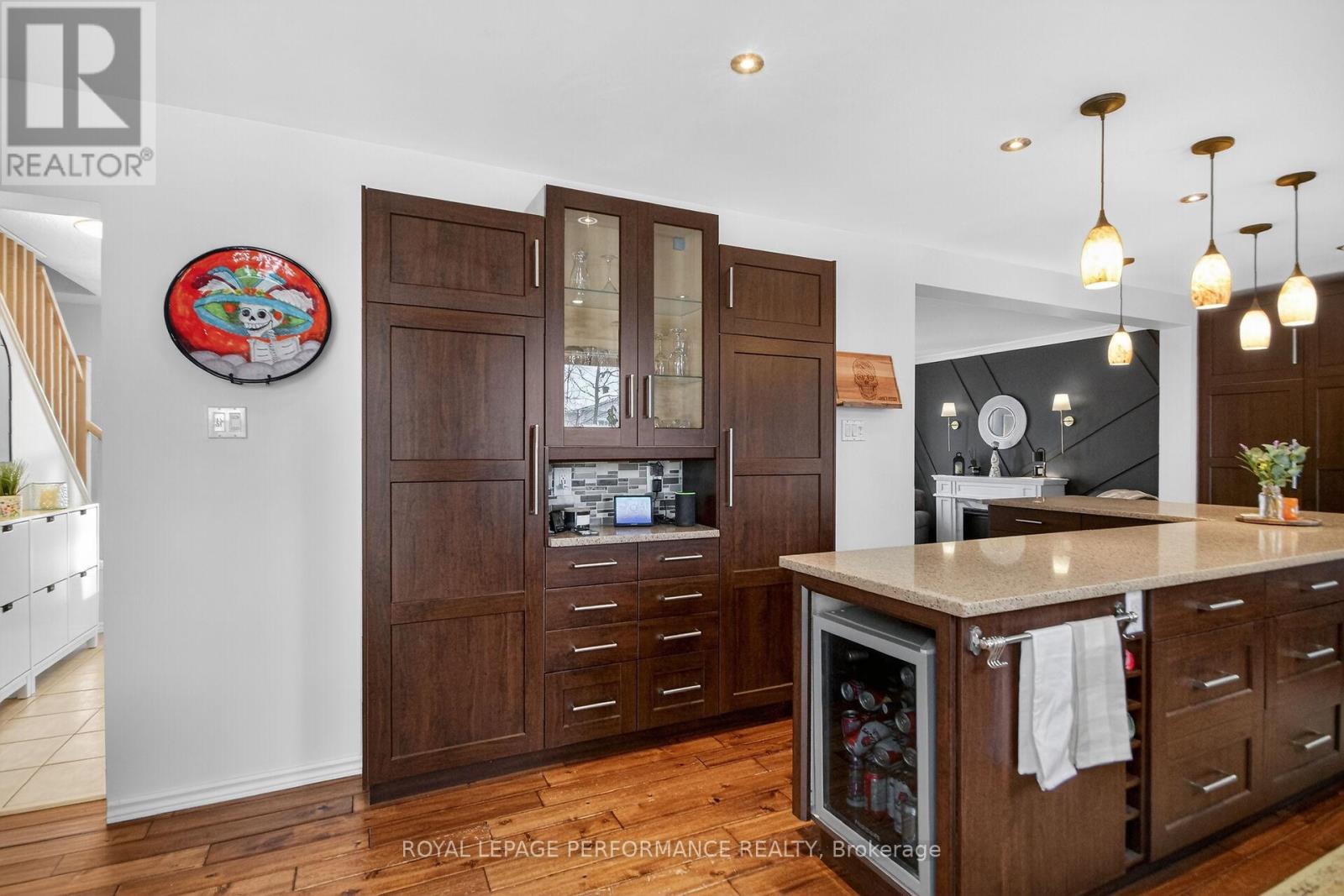 107 Dunlop Crescent, Russell, Ontario  K4R 1B3 - Photo 17 - X12971918