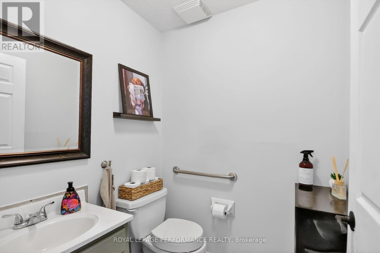 107 Dunlop Crescent, Russell, Ontario  K4R 1B3 - Photo 24 - X12971918