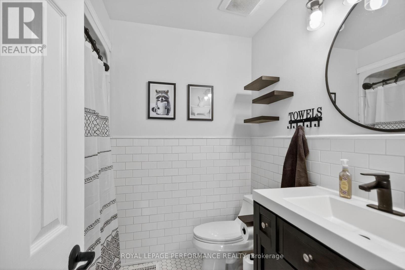 107 Dunlop Crescent, Russell, Ontario  K4R 1B3 - Photo 35 - X12971918