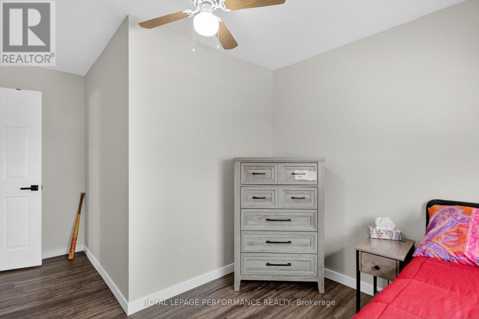 107 Dunlop Crescent, Russell, Ontario  K4R 1B3 - Photo 37 - X12971918