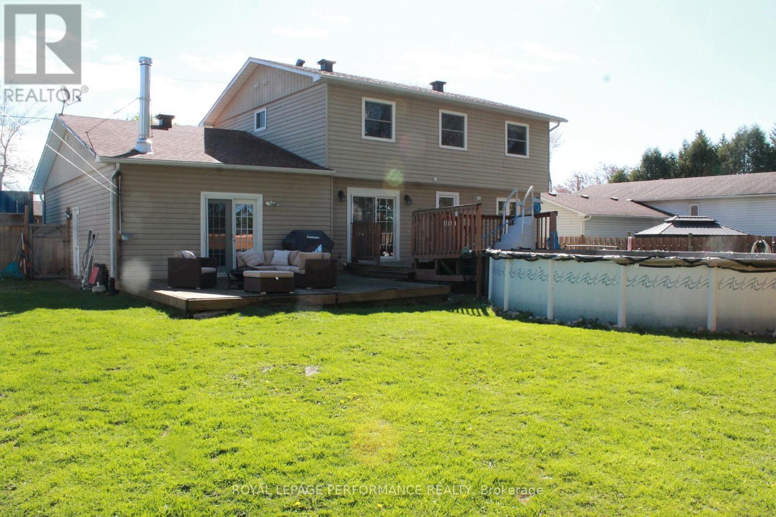 107 Dunlop Crescent, Russell, Ontario  K4R 1B3 - Photo 41 - X12971918