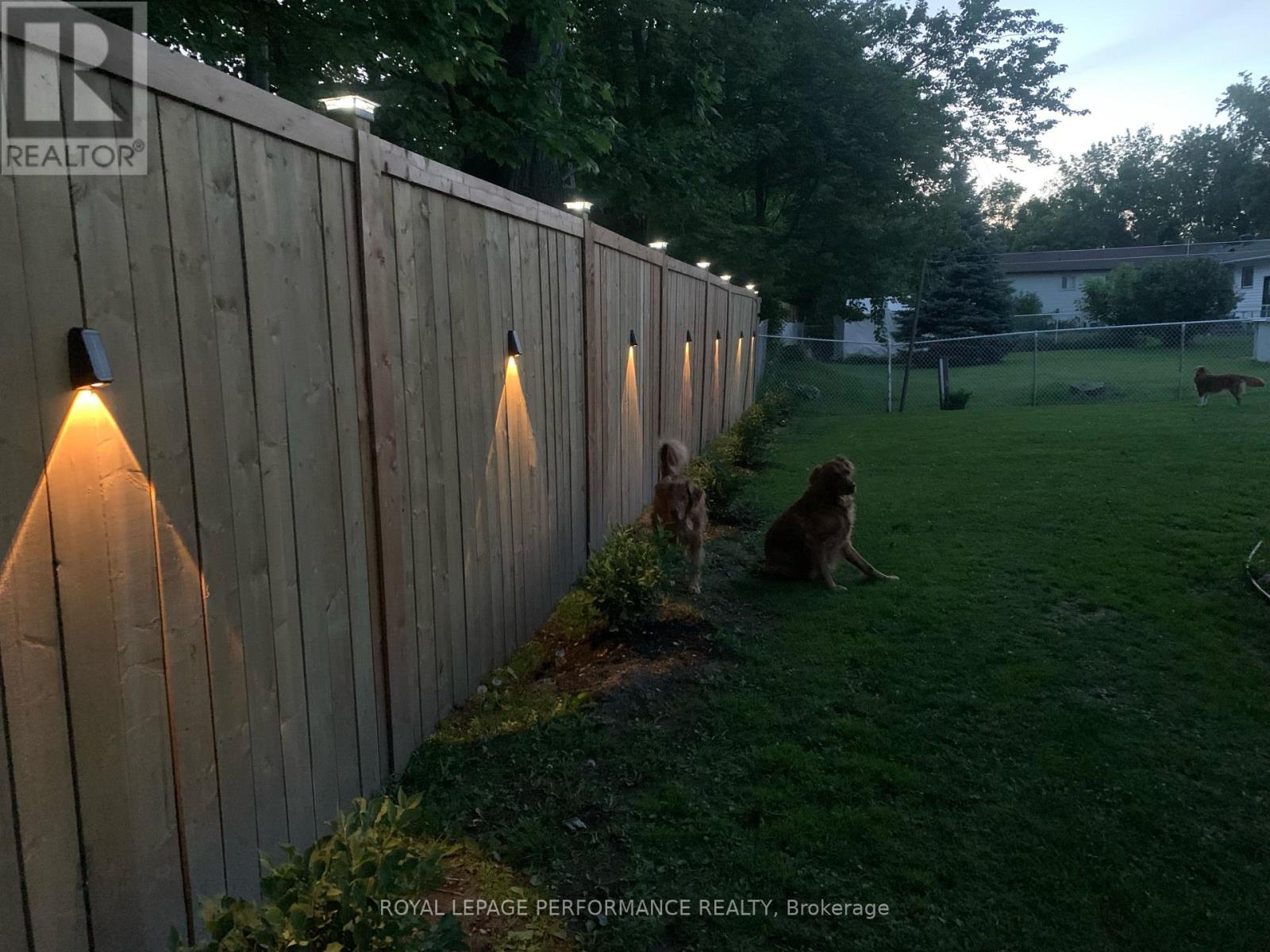 107 Dunlop Crescent, Russell, Ontario  K4R 1B3 - Photo 42 - X12971918