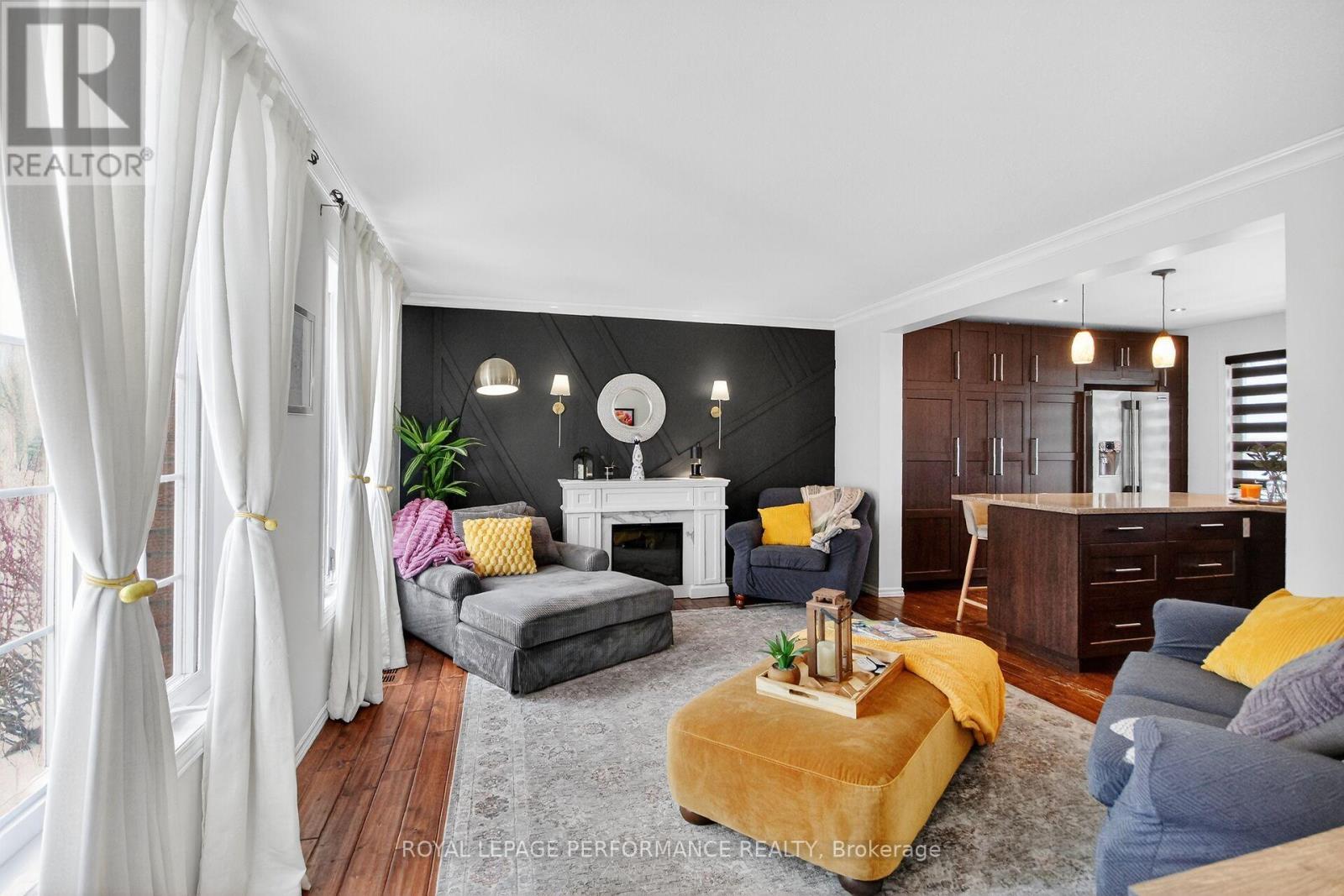 107 Dunlop Crescent, Russell, Ontario  K4R 1B3 - Photo 6 - X12971918